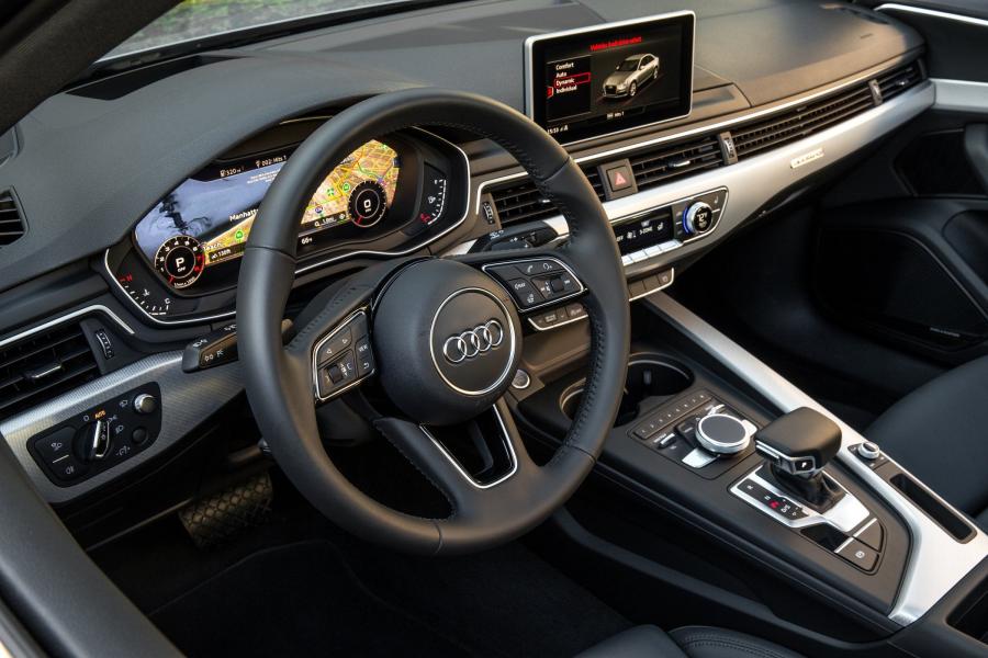 Интерьер Audi A4 2.0T Quattro S-Line (B9) 2016 года  (NA) (фото 27 из 29)